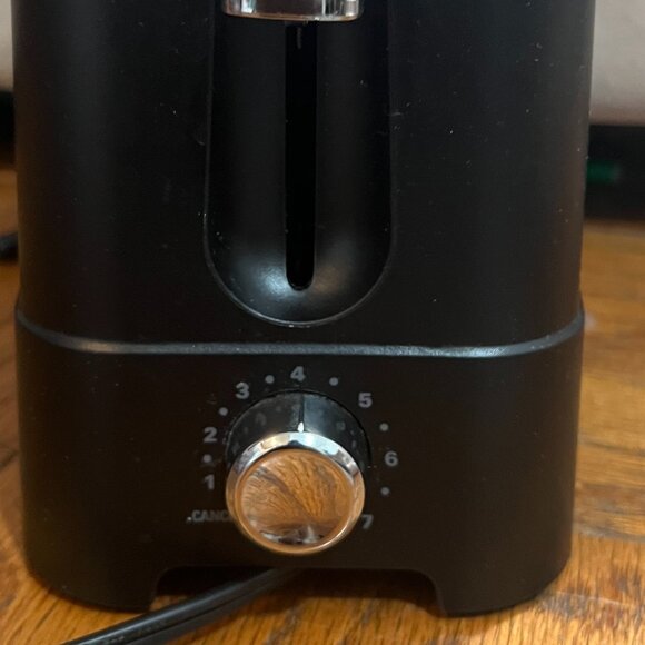 KitchenSmith toaster - CREAT CONDITION CLEAN INSIDE! OUT - Picture 7 of 10